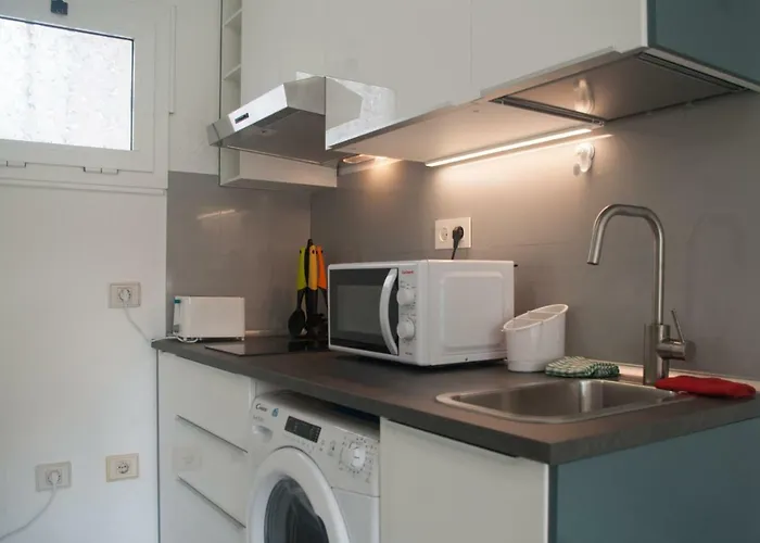 Sunny Centrical In Amigos Appartement