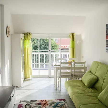 Sunny Centrical In Amigos *