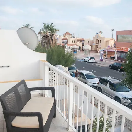 Sunny Centrical In Amigos